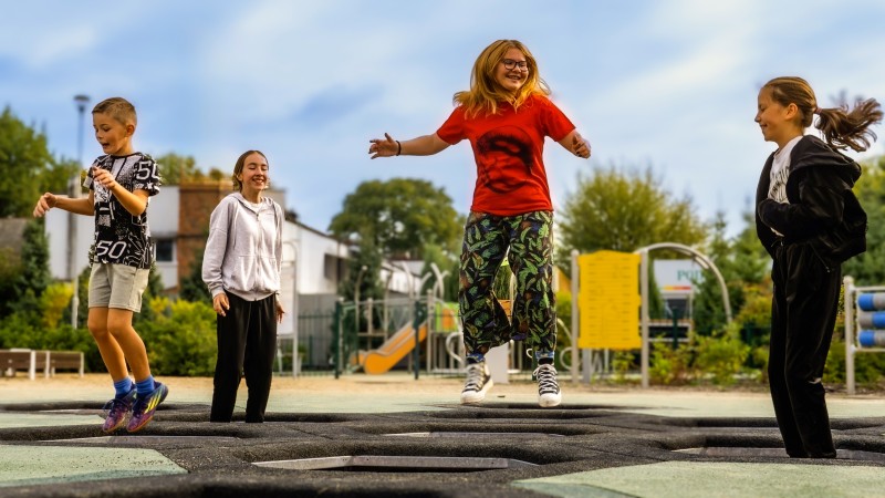 Plac zabaw Trampolina Hexo WZOREK ŻÓŁTOCZERWONY PLAY-PARK